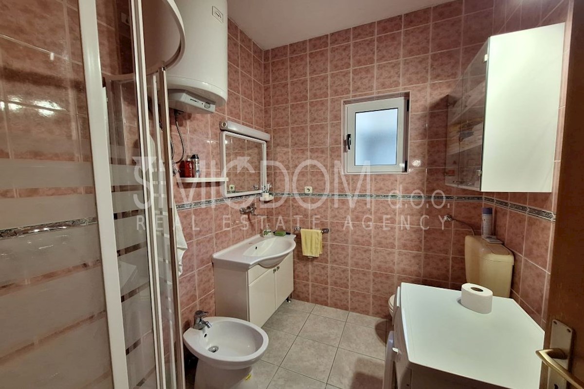 Samostojna hiša v bližini morja, Lokva Rogoznica (Ruskamen)