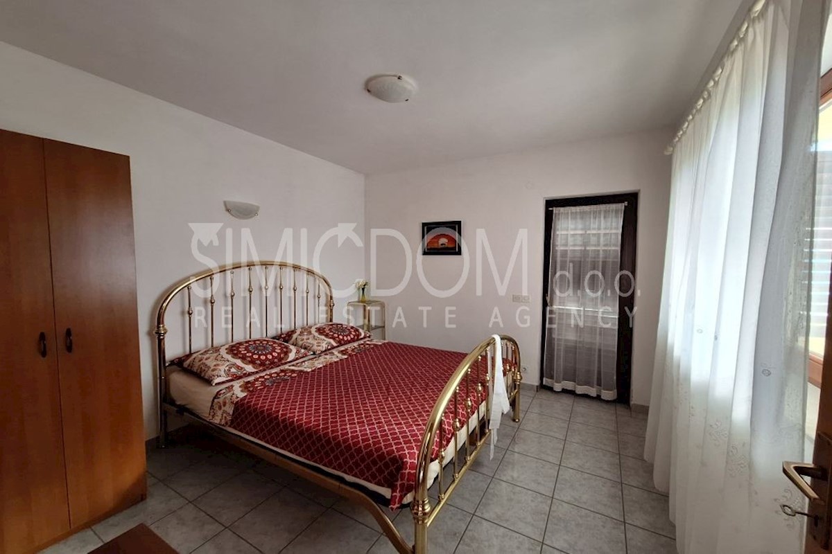 Samostojna hiša v bližini morja, Lokva Rogoznica (Ruskamen)