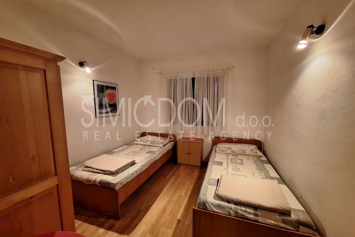 Samostojna hiša v bližini morja, Lokva Rogoznica (Ruskamen)