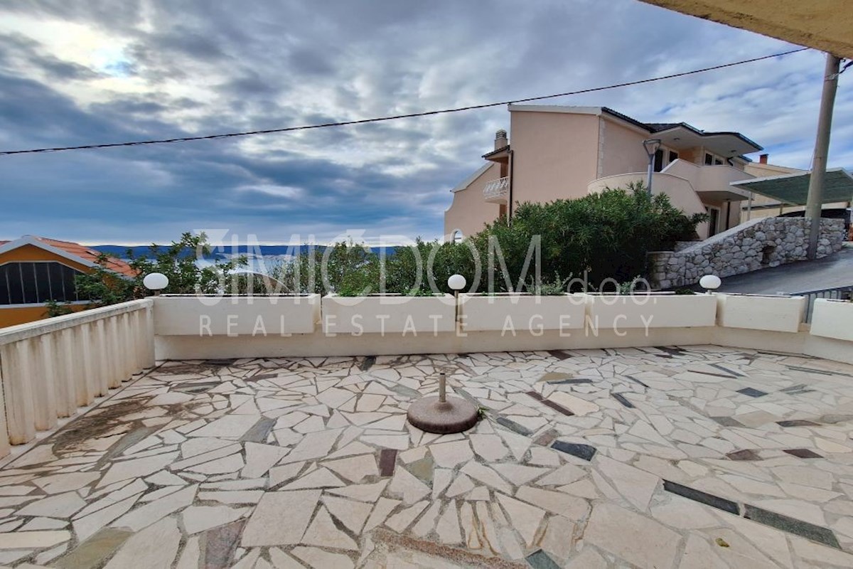 Samostojna hiša v bližini morja, Lokva Rogoznica (Ruskamen)