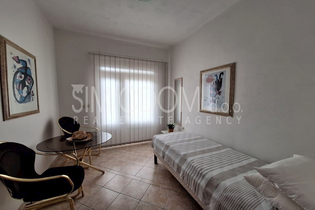 Samostojna hiša v bližini morja, Lokva Rogoznica (Ruskamen)