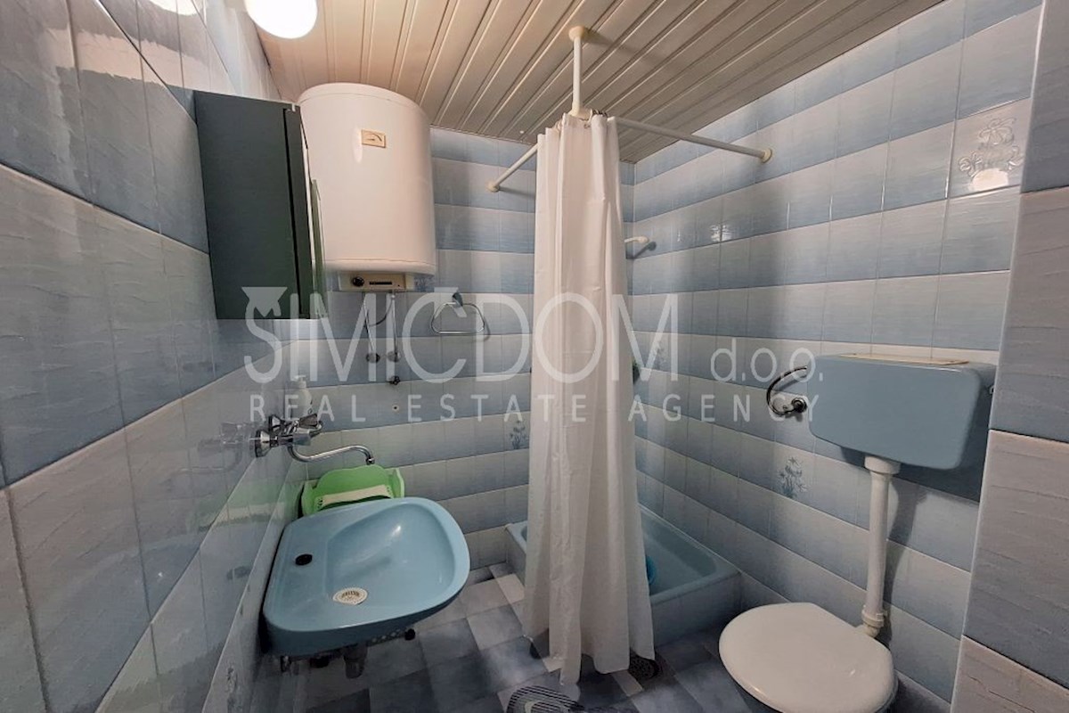 Samostojna hiša v bližini morja, Lokva Rogoznica (Ruskamen)