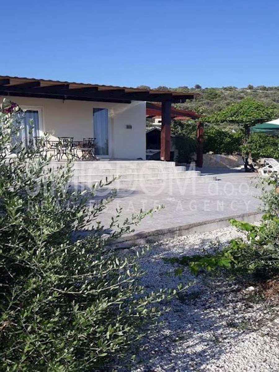 Hiša z odprtim pogledom na morje, Sevid