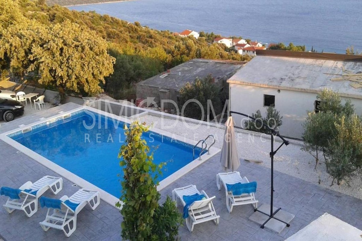 Hiša z odprtim pogledom na morje, Sevid