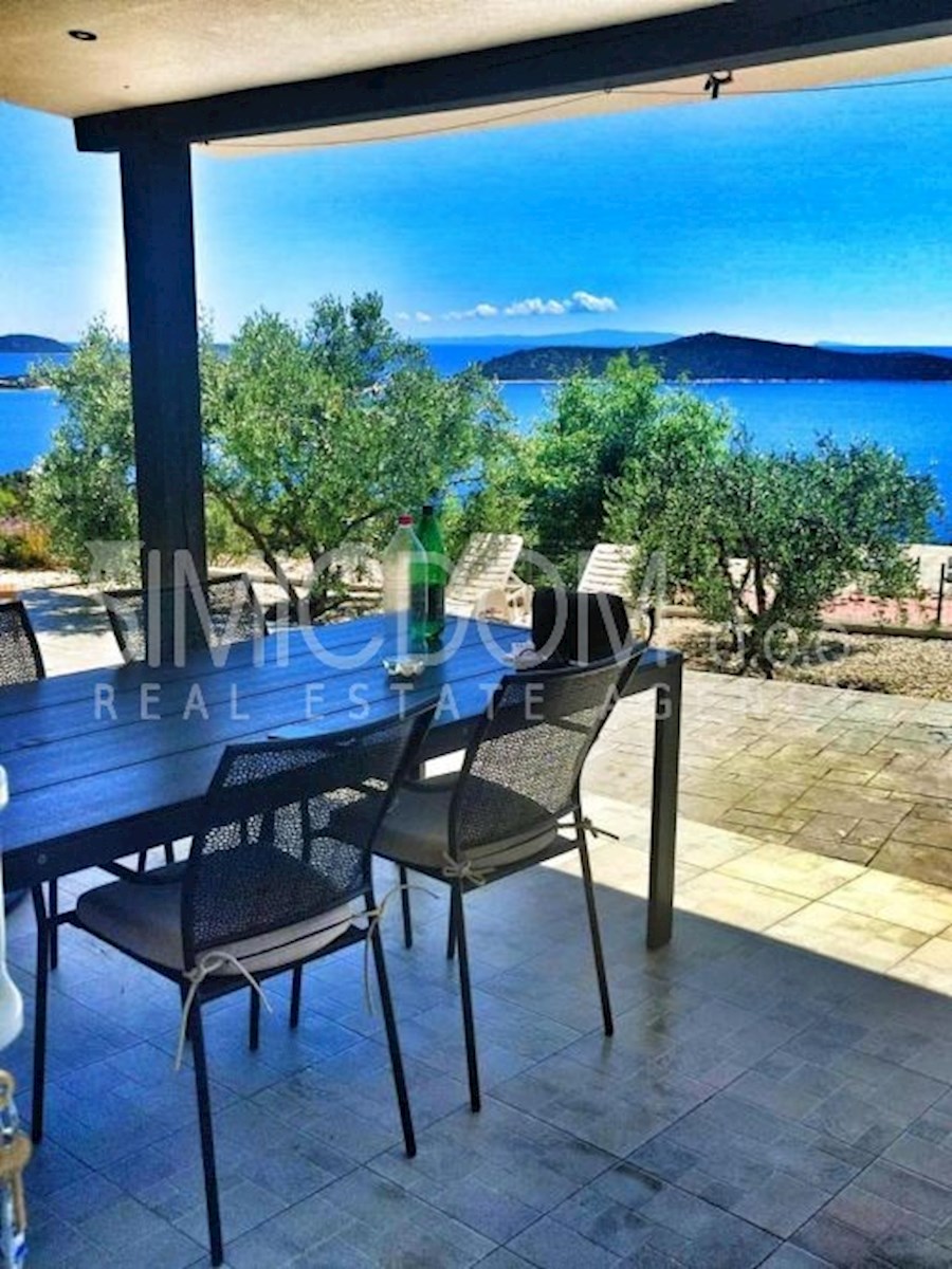 Hiša z odprtim pogledom na morje, Sevid