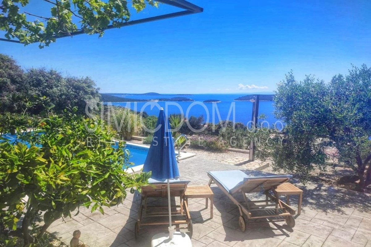 Hiša z odprtim pogledom na morje, Sevid