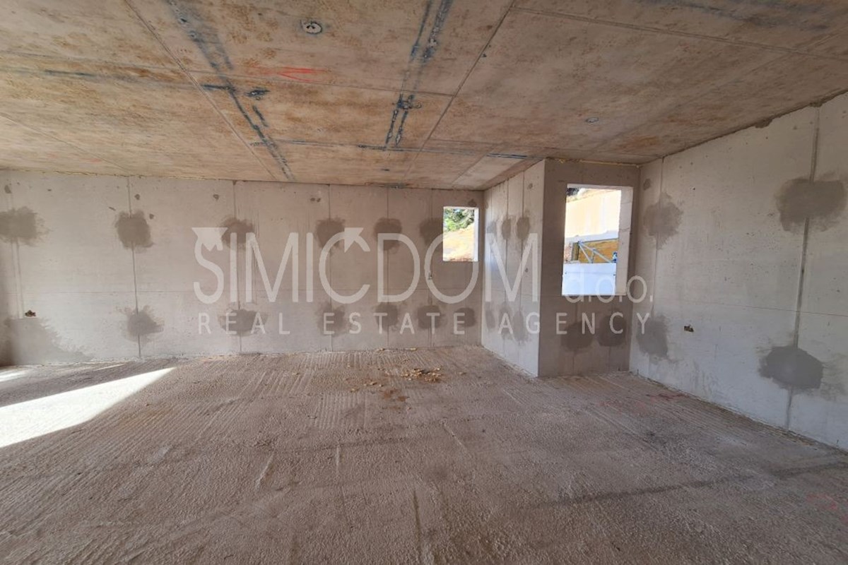 Stanovanje s pogledom na morje, Omiš