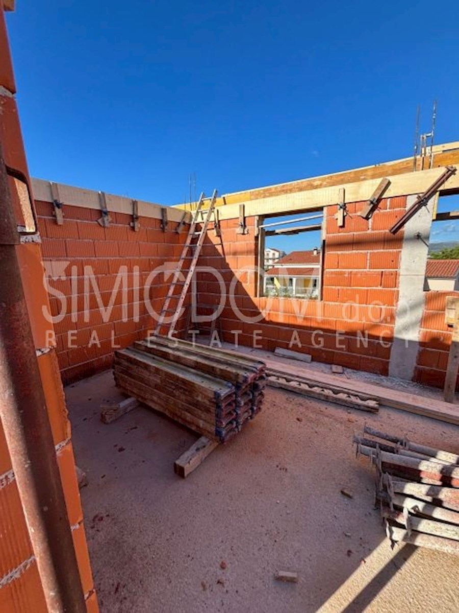 Stanovanje s čudovitim razgledom, Rogoznica