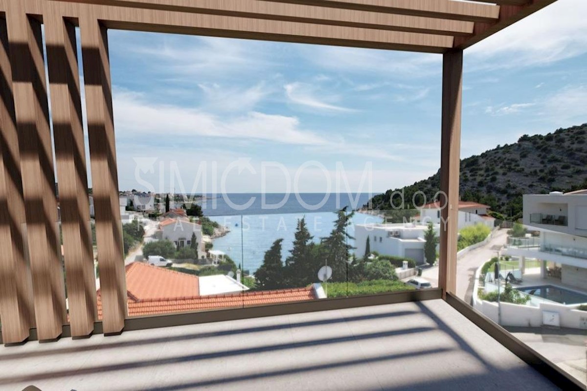 Stanovanje s čudovitim razgledom, Rogoznica