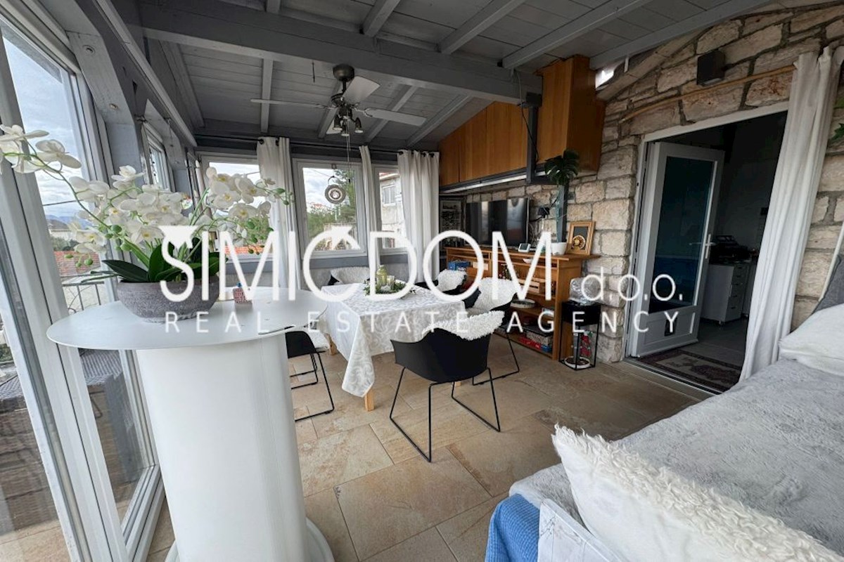 Kamnita hiša v dobrem stanju, naprodaj, Supetar