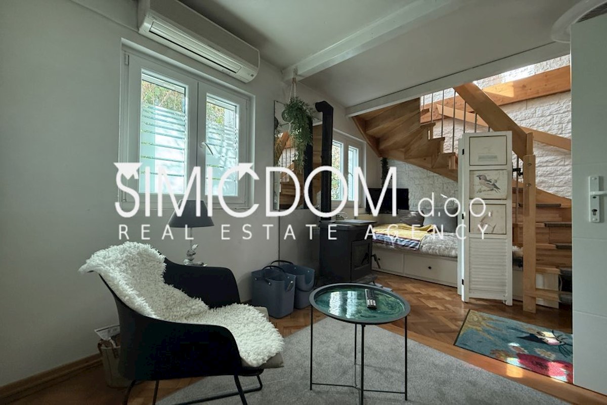 Kamnita hiša v dobrem stanju, naprodaj, Supetar