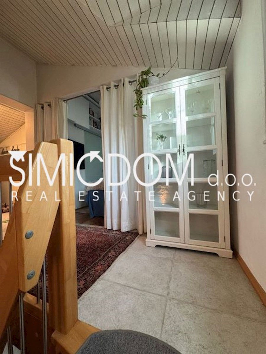 Kamnita hiša v dobrem stanju, naprodaj, Supetar