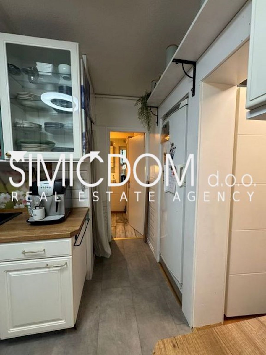 Kamnita hiša v dobrem stanju, naprodaj, Supetar