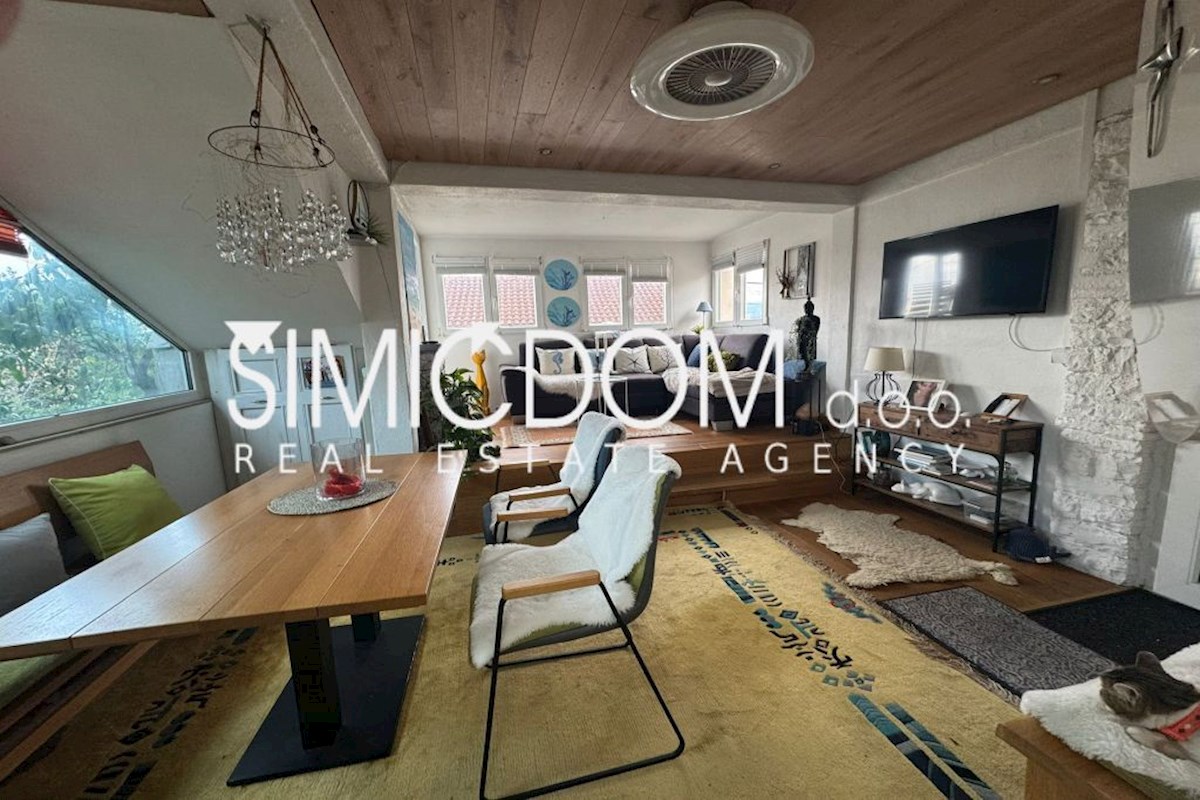 Kamnita hiša v dobrem stanju, naprodaj, Supetar