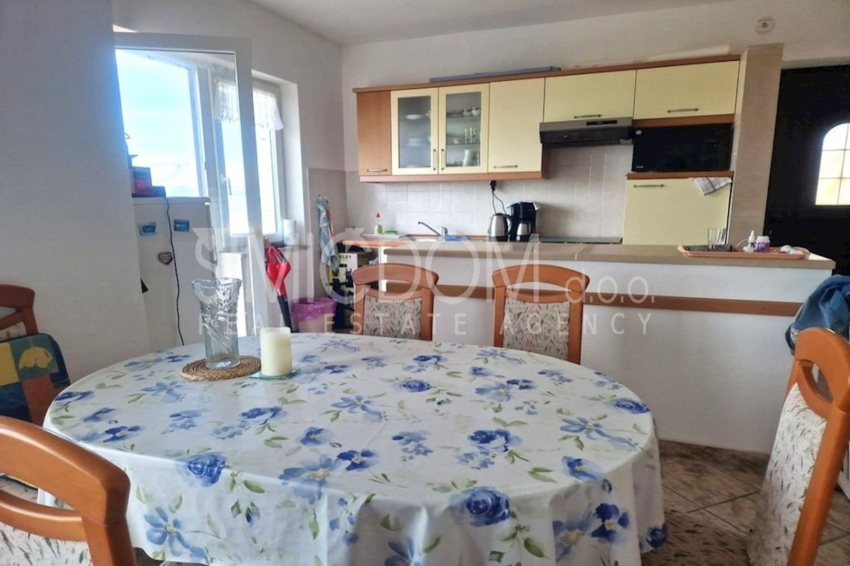 Apartmajska hiša na odlični lokaciji Brač