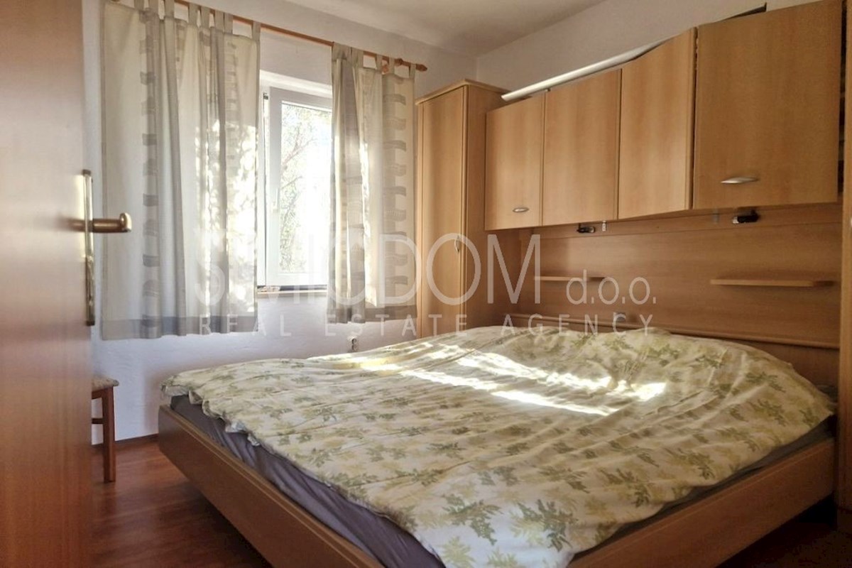 Apartmajska hiša na odlični lokaciji Brač