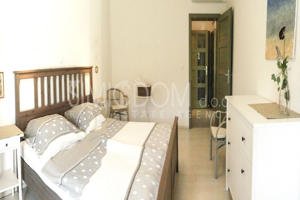 Apartma z vrtom blizu morja, Orebić
