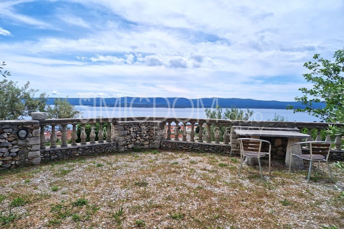 Kmetijsko zemljišče s hišo in odprtim razgledom, Brač