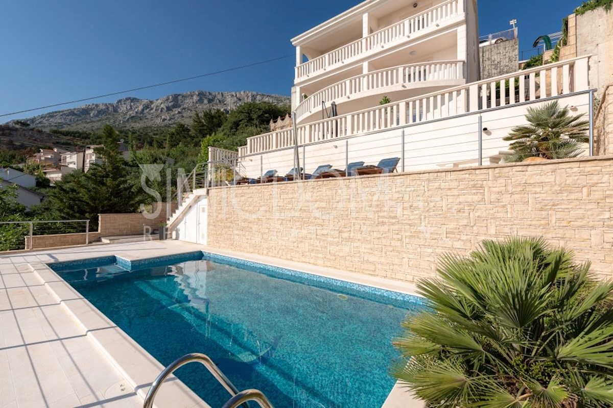 Apartmajska hiša z odprtim pogledom, Omiš