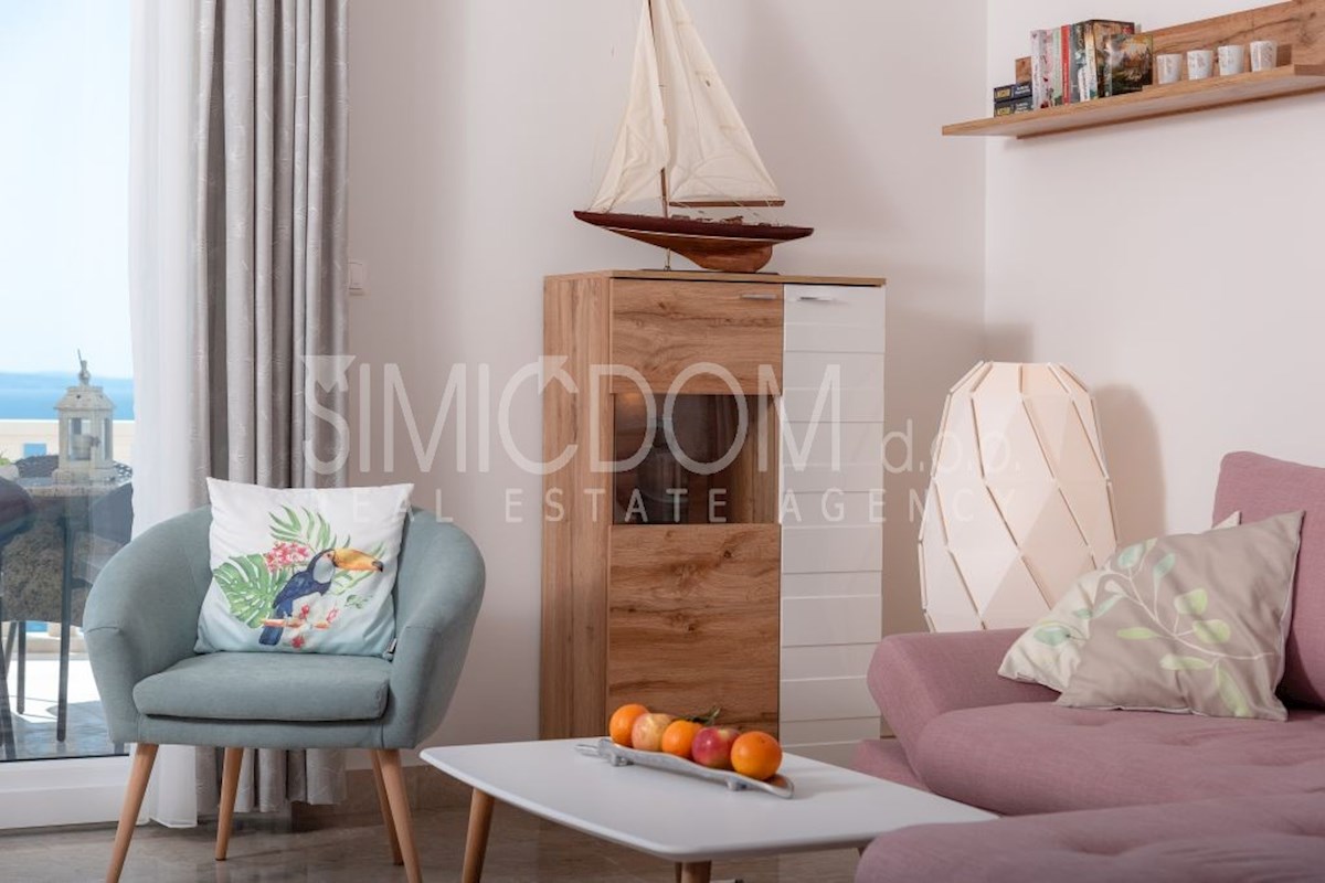Apartmajska hiša z odprtim pogledom, Omiš