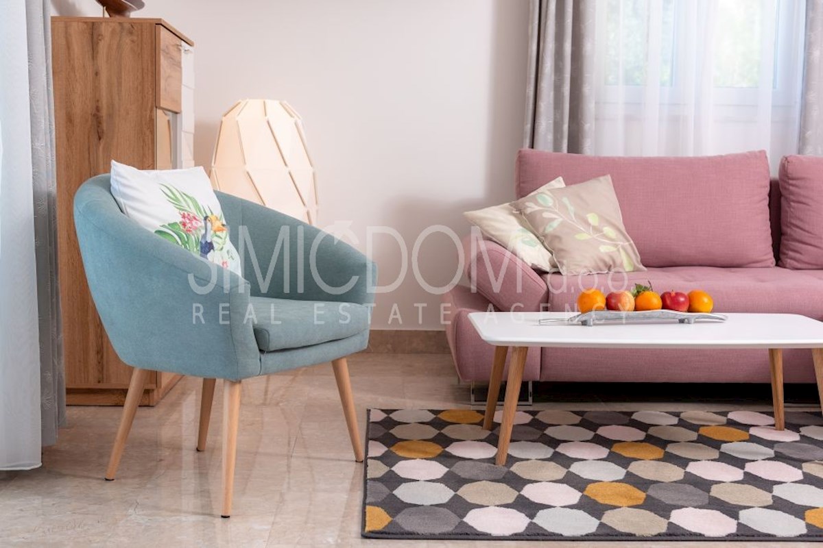 Apartmajska hiša z odprtim pogledom, Omiš