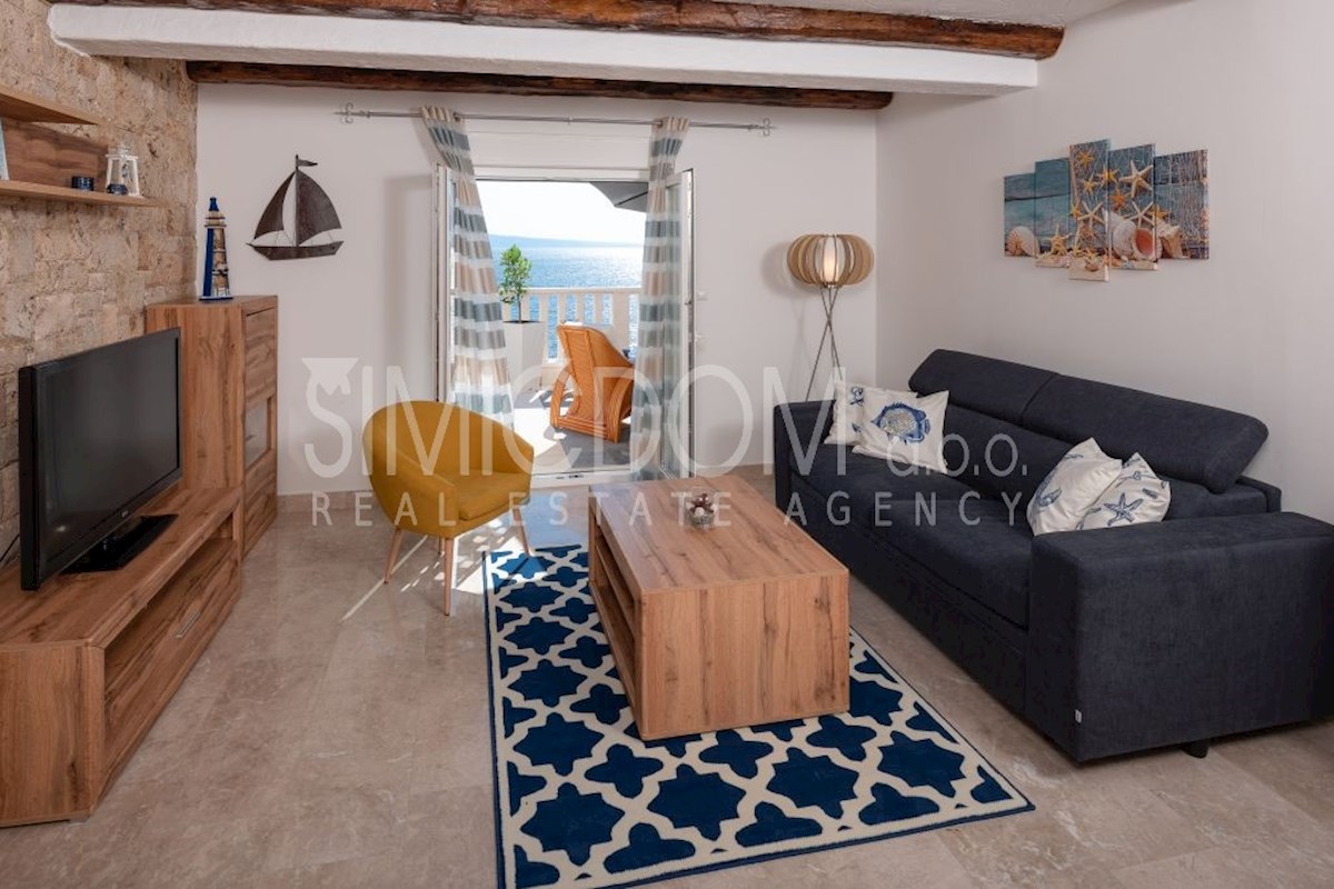 Apartmajska hiša z odprtim pogledom, Omiš