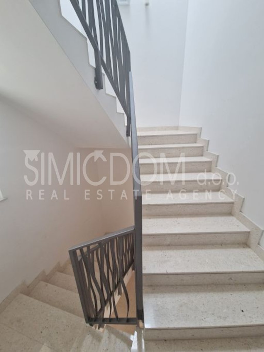 Novo opremljeno stanovanje 130 m od plaže, Žaborić