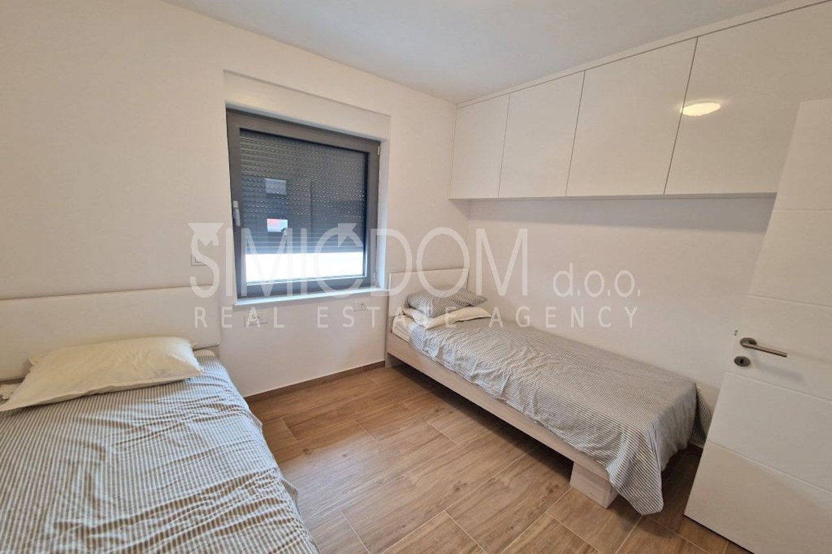 Novo opremljeno stanovanje 130 m od plaže, Žaborić