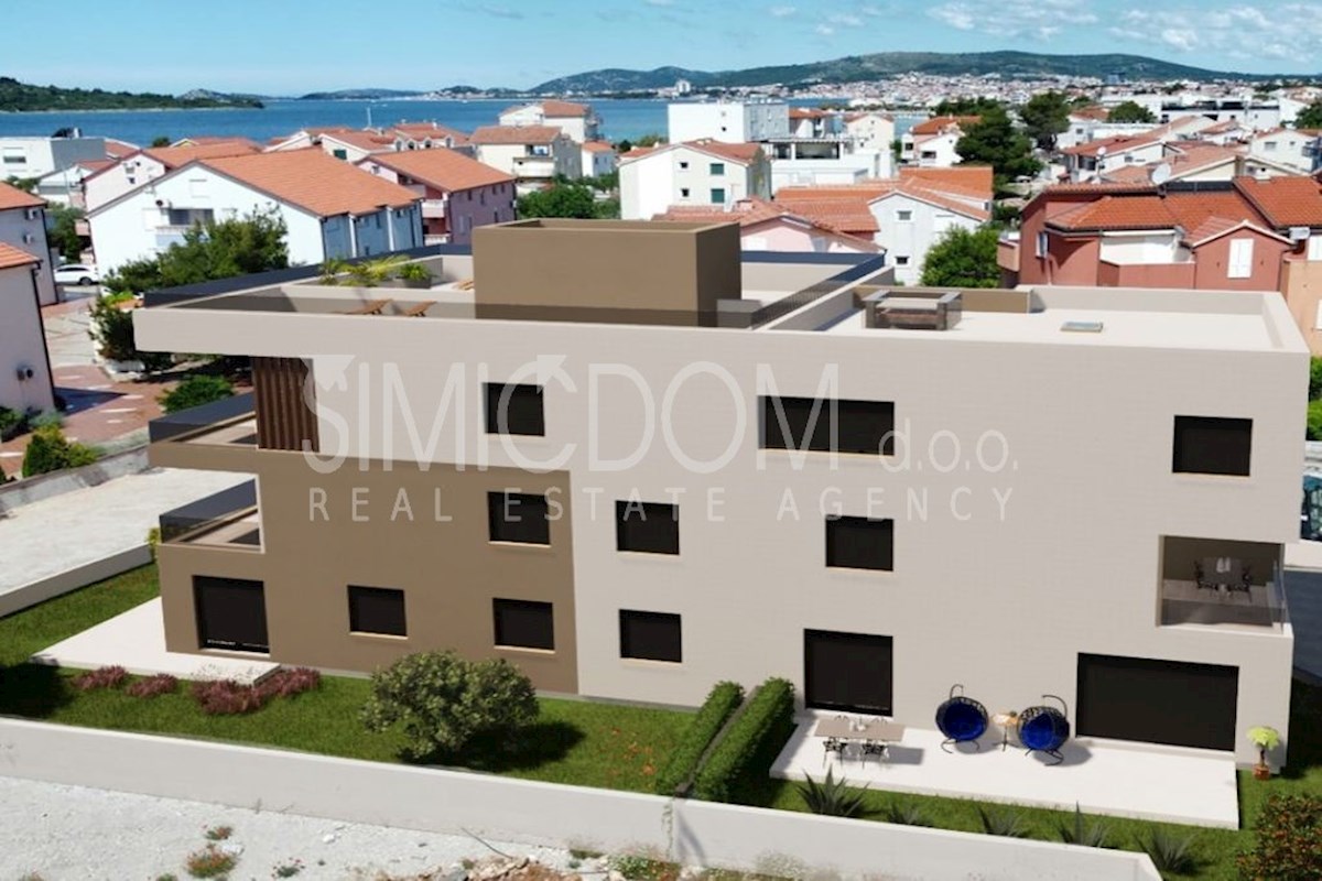 Dvosobno stanovanje 70m od plaže, Srima