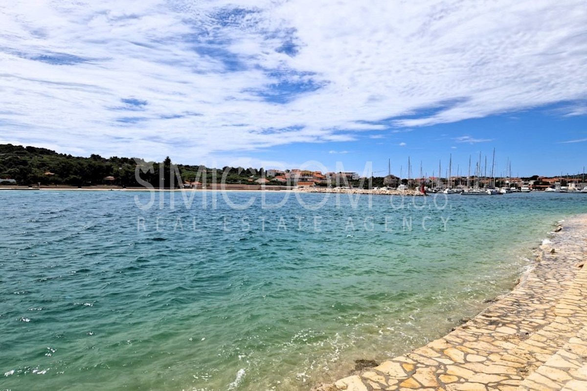 Čudovita hiša v bližini plaže, Murter