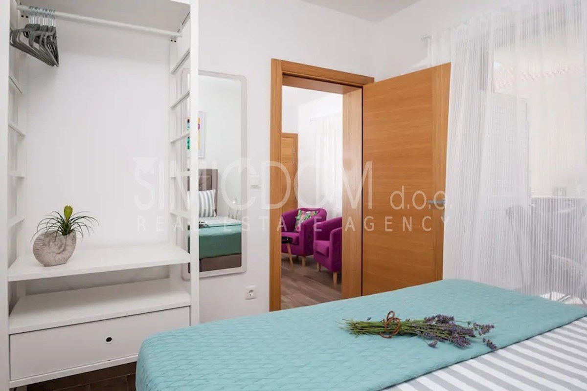 Opremljeno in urejeno dvosobno stanovanje, Brač