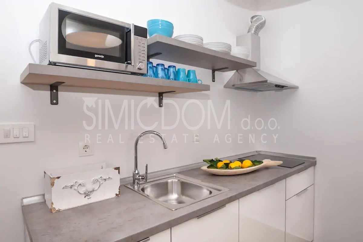 Opremljeno in urejeno dvosobno stanovanje, Brač