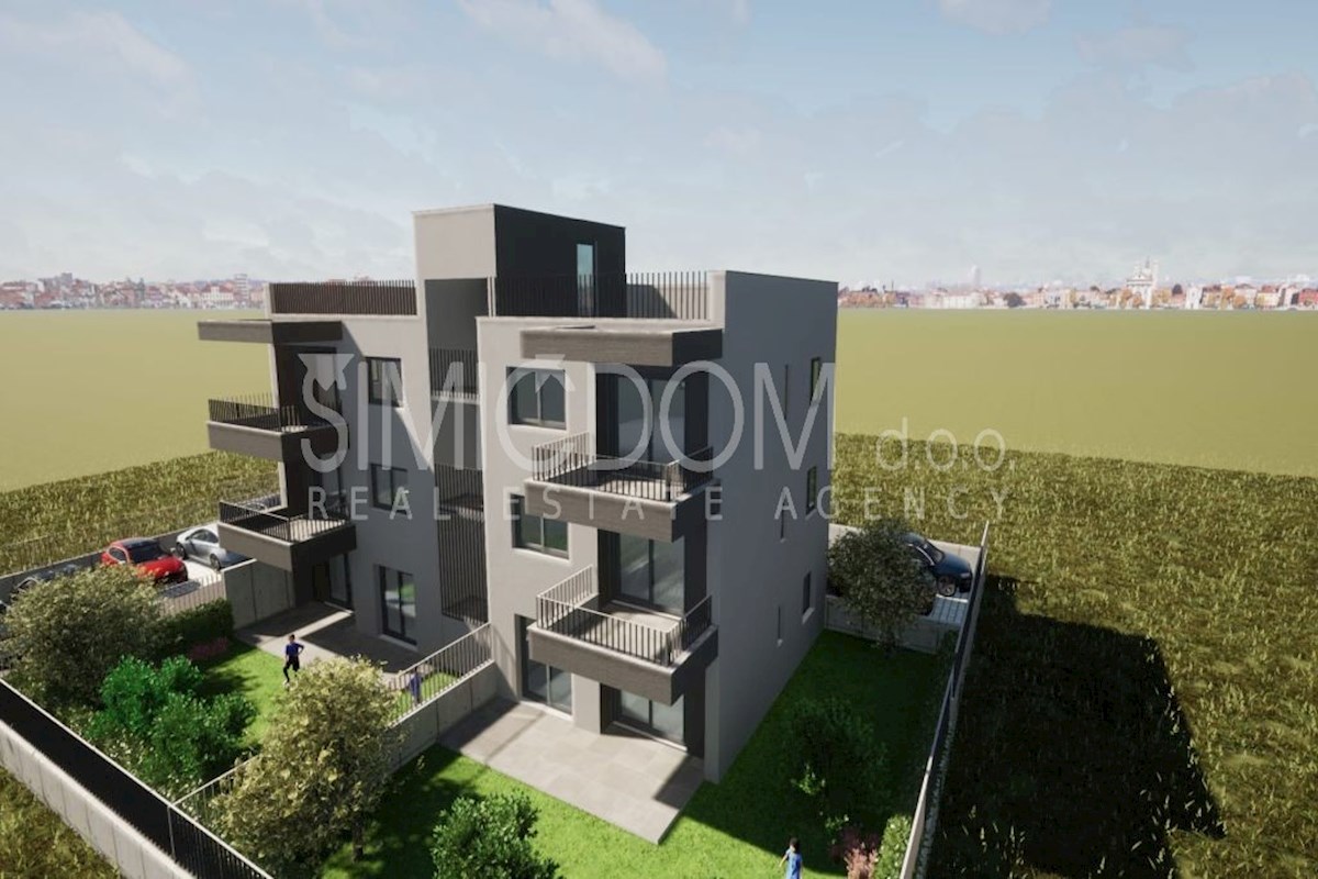 Novo stanovanje z vrtom v bližini Trogirja