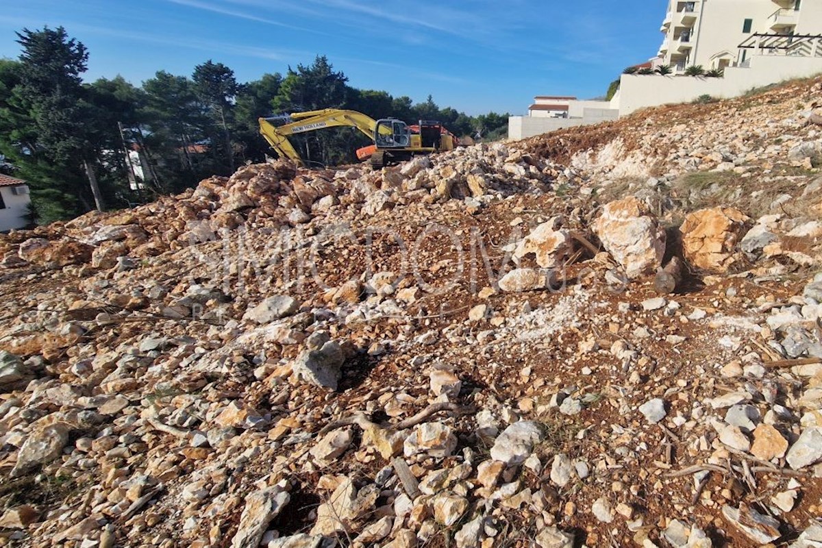 Gradbeno zemljišče z dovoljenjem za vilo, Čiovo