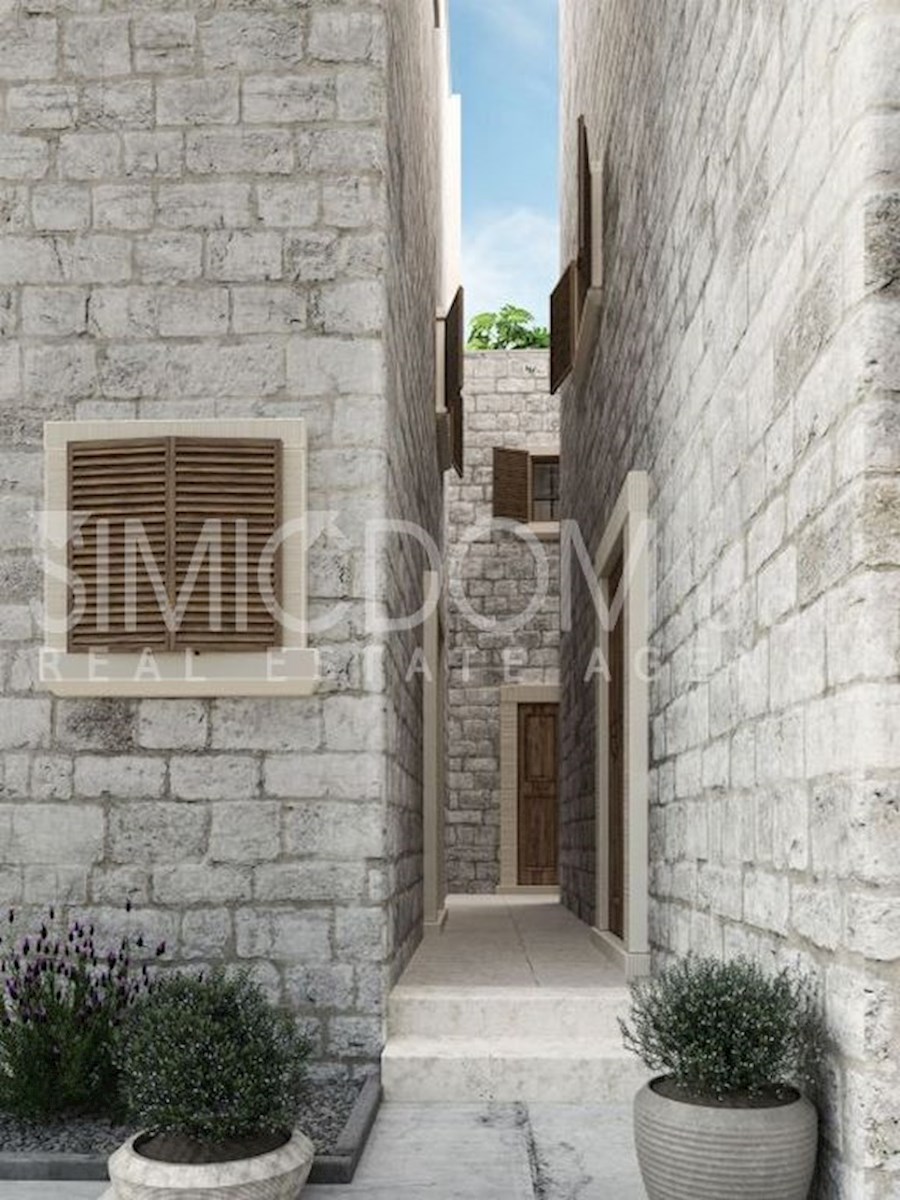 Čudovita hiša z bazenom v bližini plaže, Srima