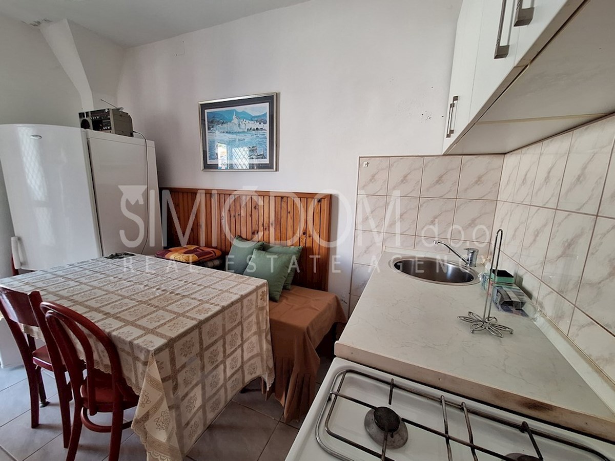 Apartma prva vrsta do morja, Drvenik