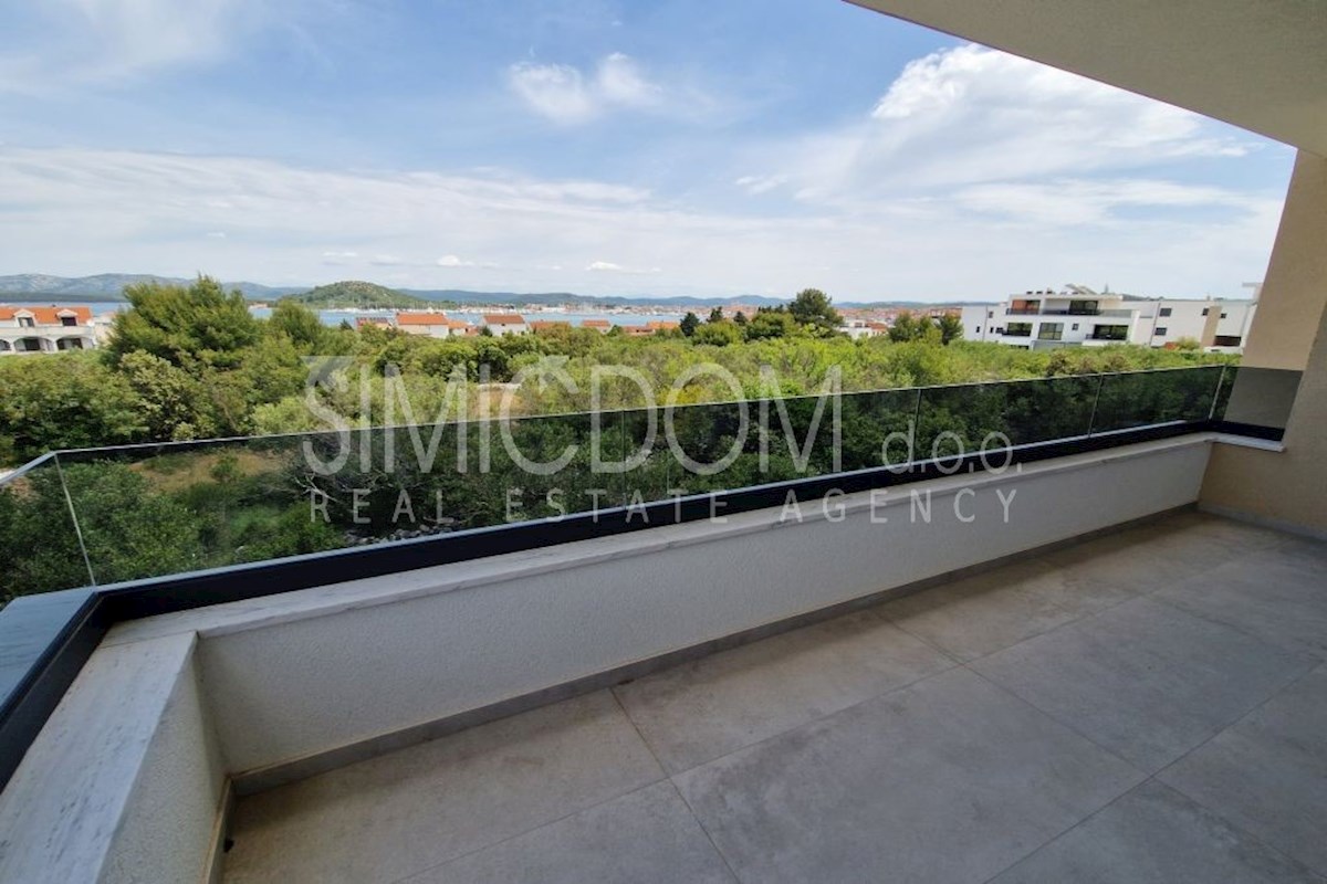Apartma z razgledom na morje, Murter