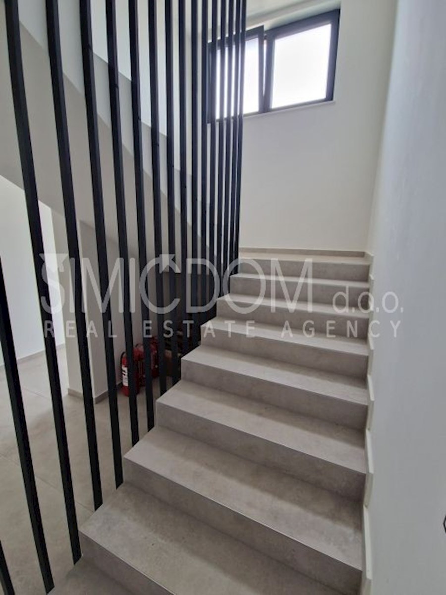 Apartma z razgledom na morje, Murter