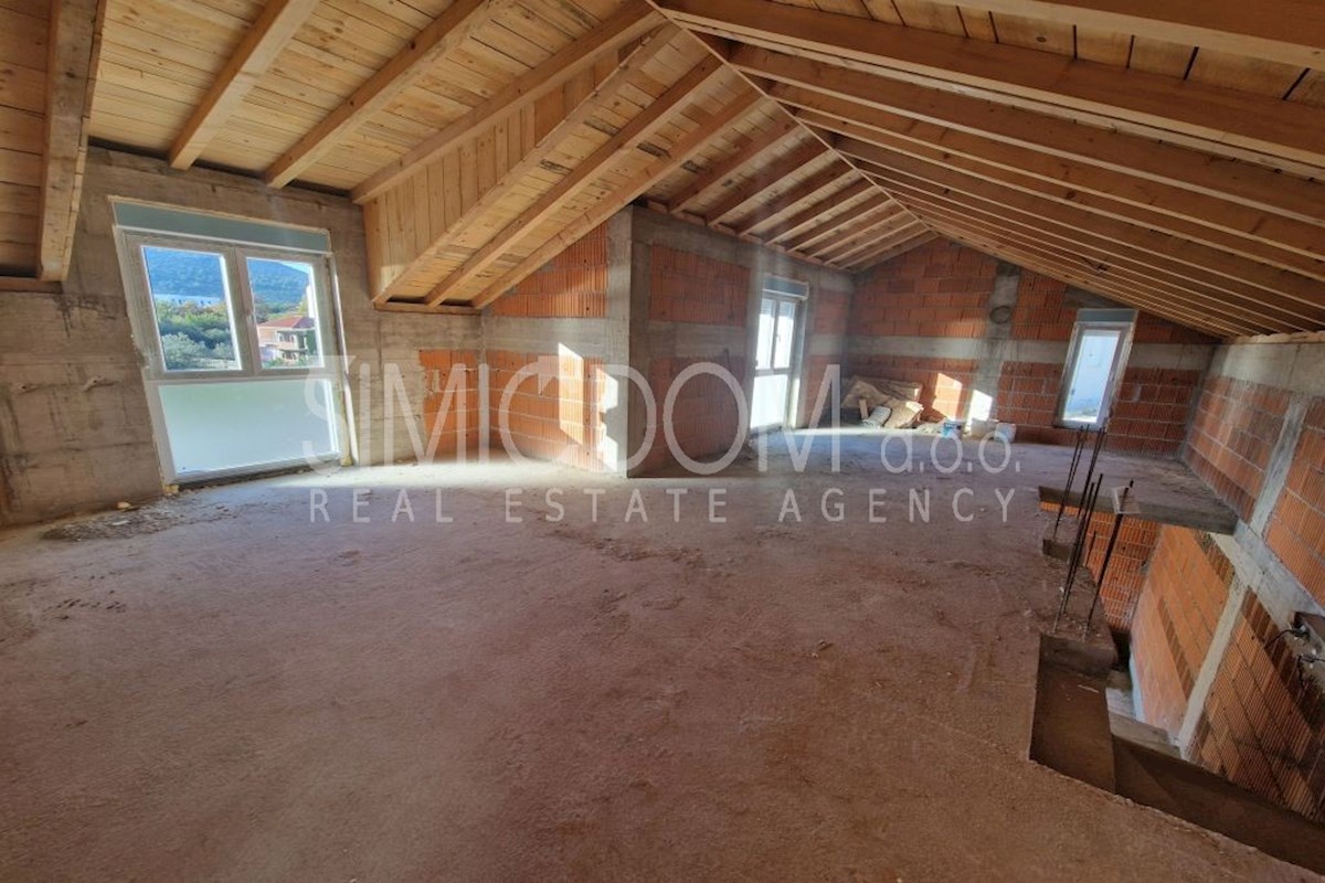 Samostojna hiša v gradnji, v bližini Trogirja