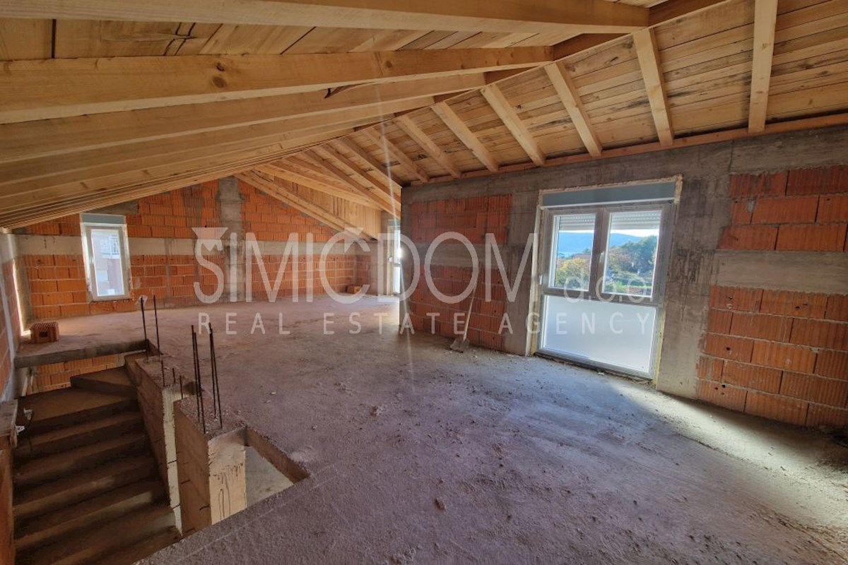 Samostojna hiša v gradnji, v bližini Trogirja