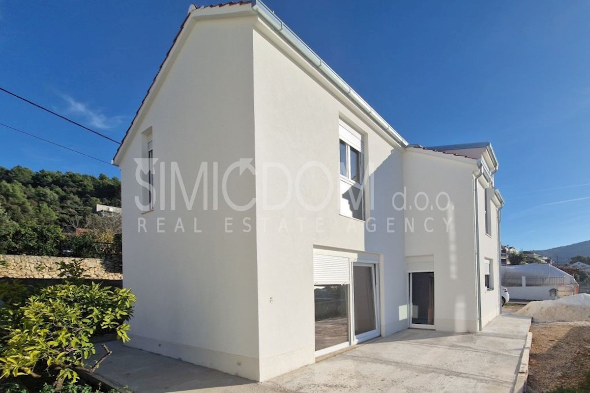 Samostojna hiša v gradnji, v bližini Trogirja