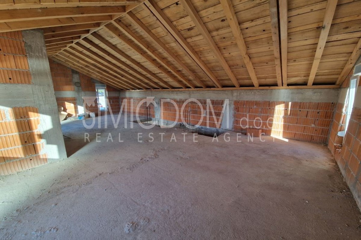 Samostojna hiša v gradnji, v bližini Trogirja