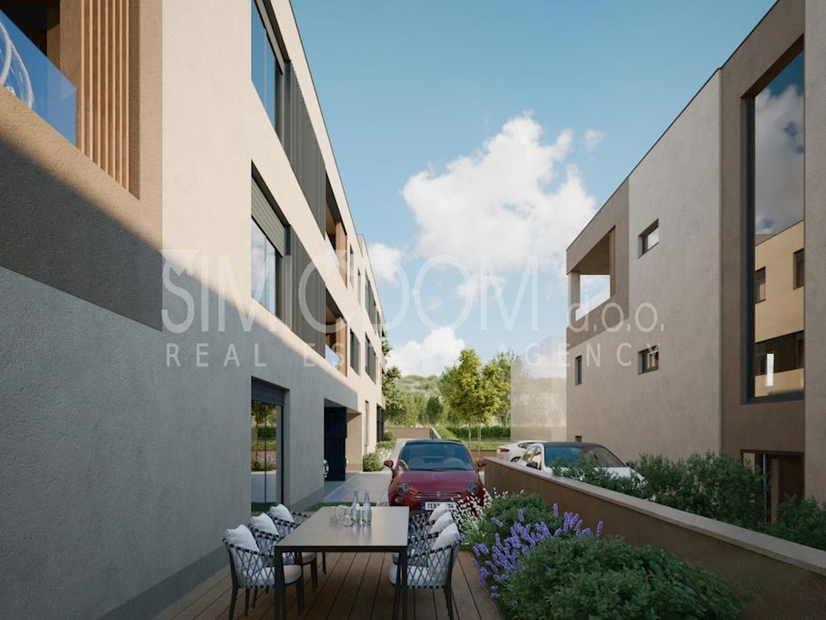 Enosobno stanovanje v novogradnji, Podstrana