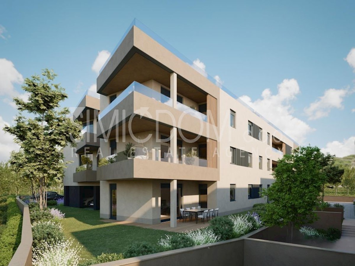 Enosobno stanovanje v novogradnji, Podstrana