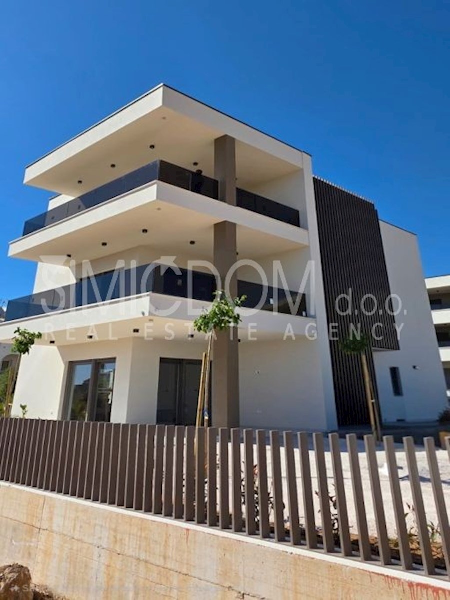 Penthouse v novogradnji na vrhunski lokaciji, Vodice