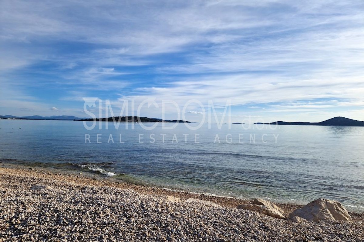 Prostoren nov apartma 40m od morja, Vodice