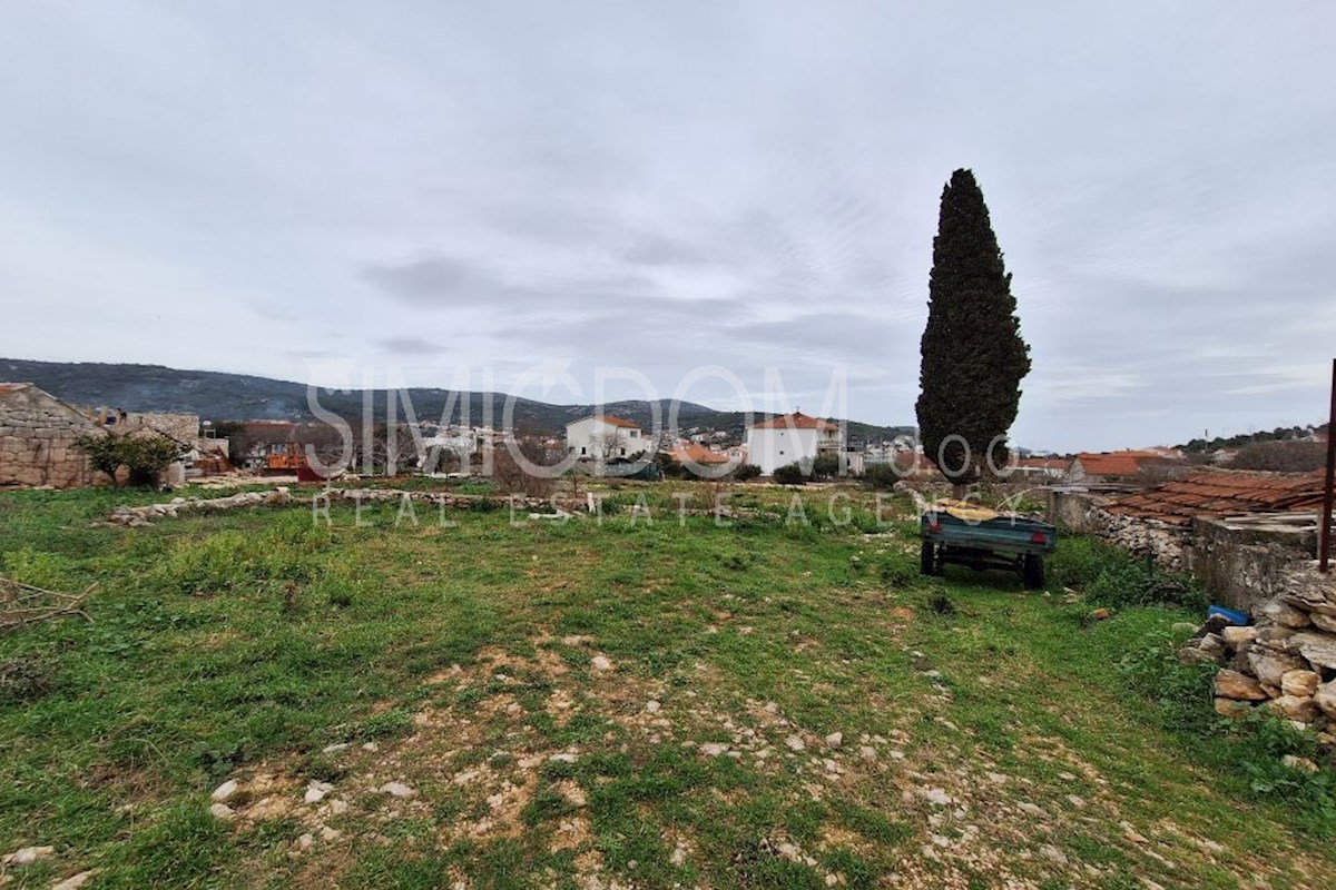 Gradbeno zemljišče v bližini morja, Vinišće