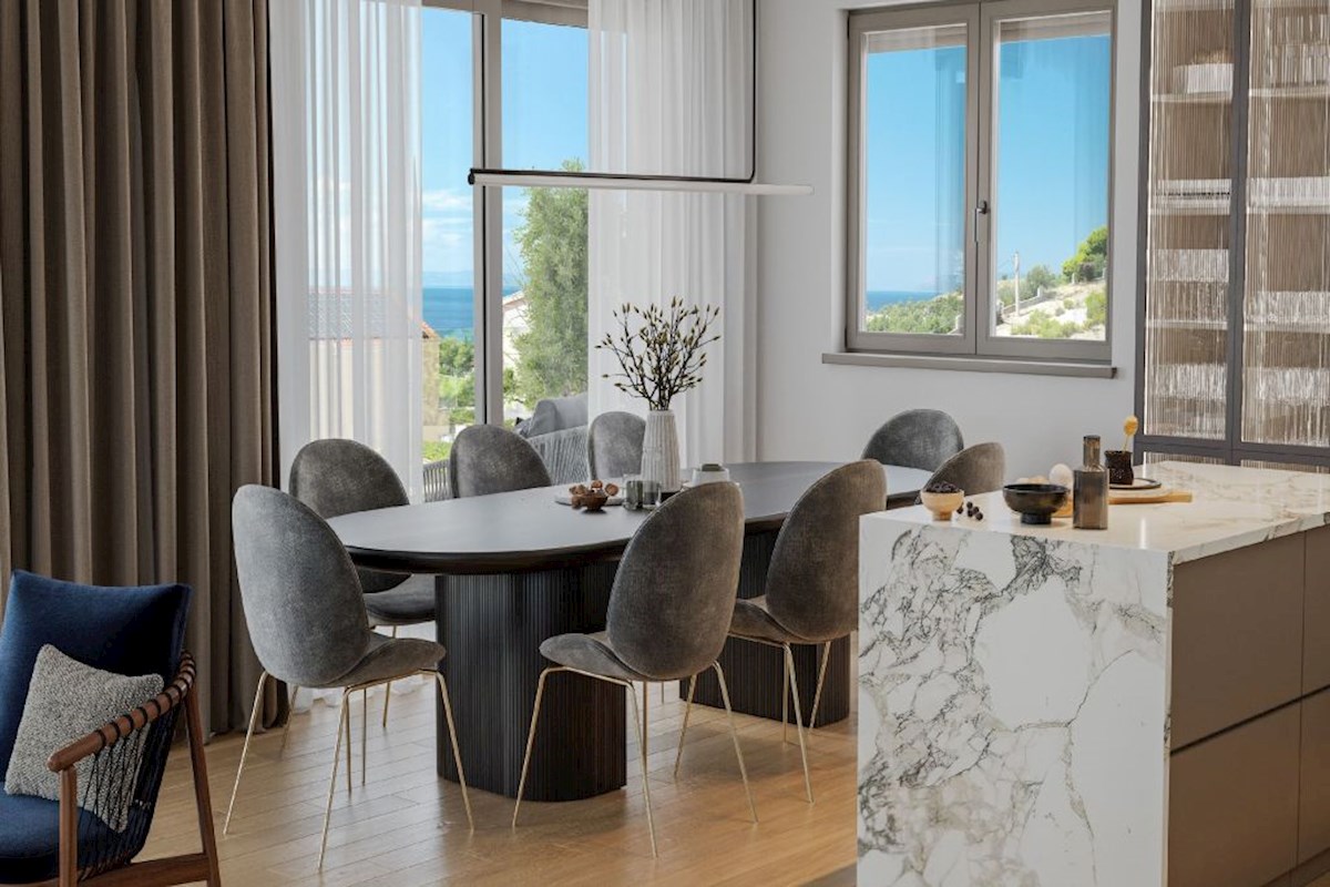 Dvoetažni apartma z razgledom, Tučepi