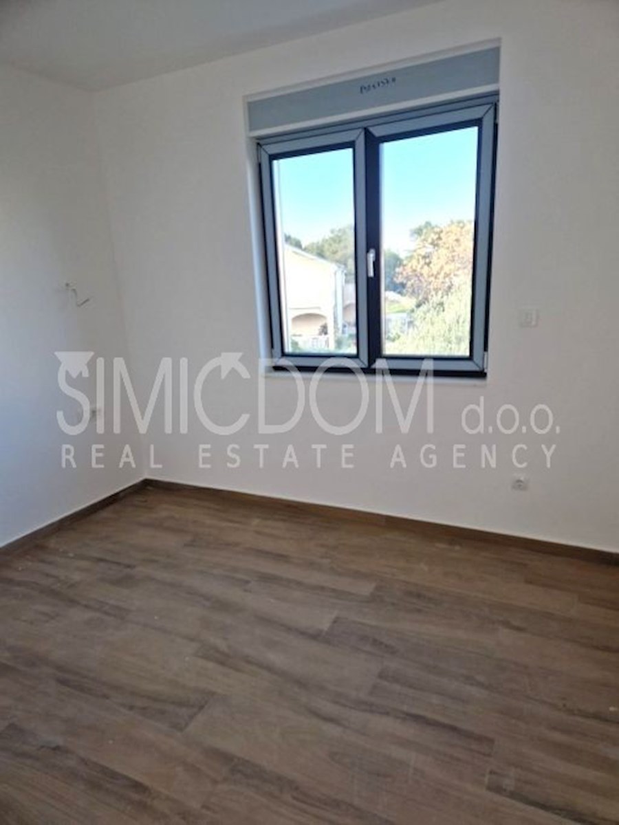 Moderna hiša dvojček v bližini plaže, Srima