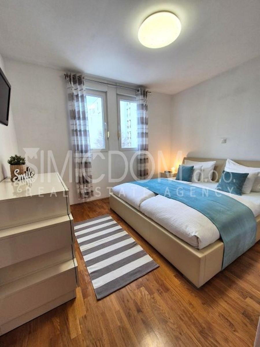 Apartma s pogledom na morje, Žnjan